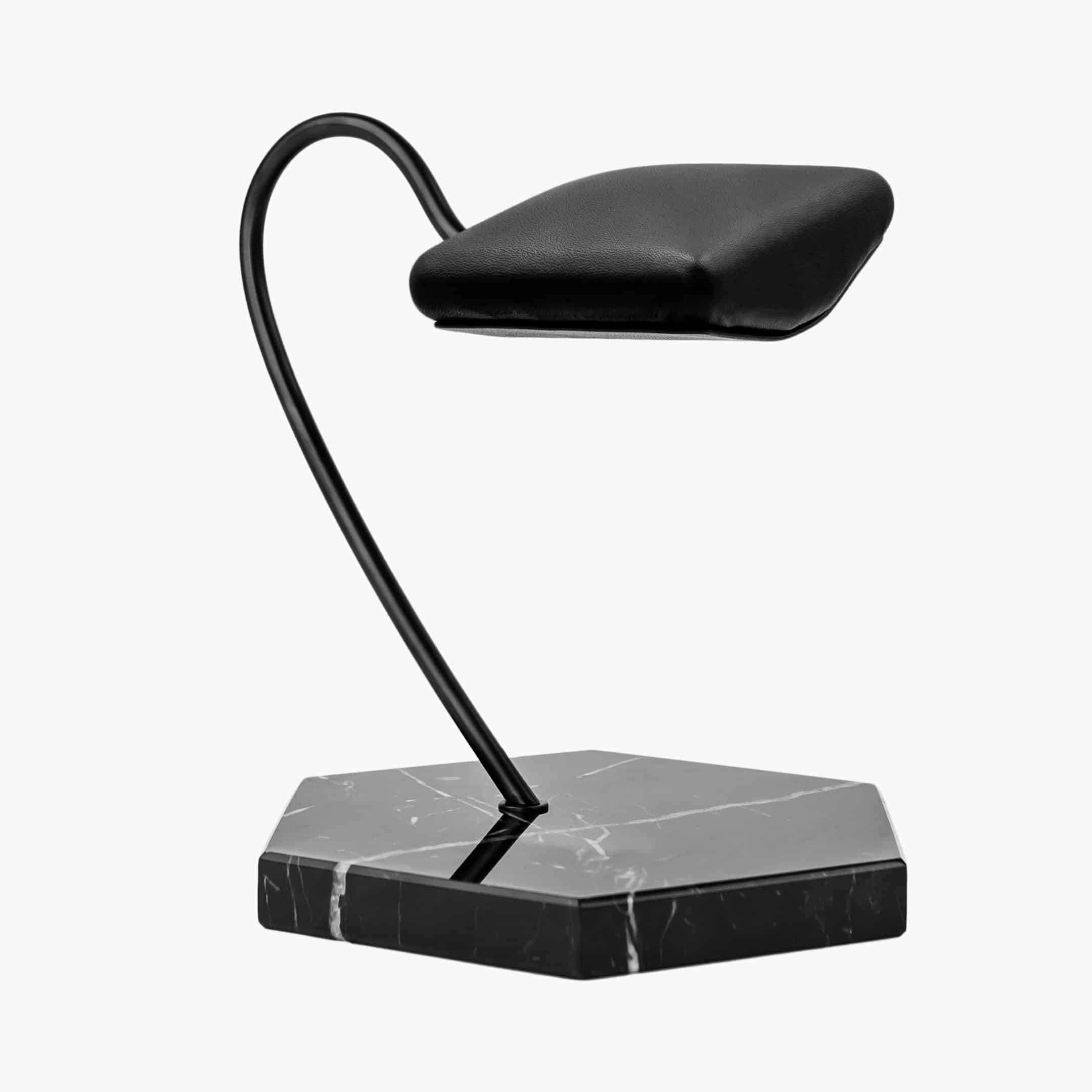 Vanta Carrara watch stand single Vanta Carrara Watch Stand – One Watch